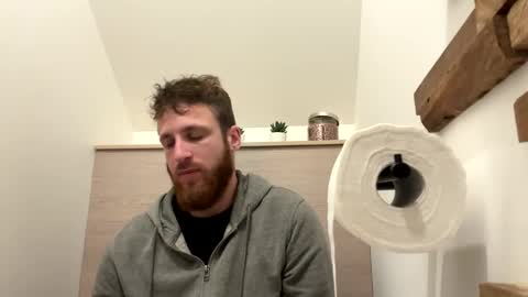 Snapshot of xavou779 chatting on December 30, 6:20 am xavou779 online show from December 30, 6:20 am