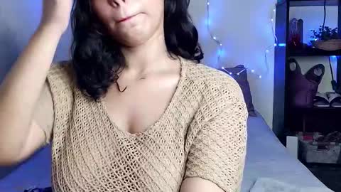 Snapshot of xayahnds chatting on February 11, 11:21 pm XAYAH online show from February 11, 11:21 pm