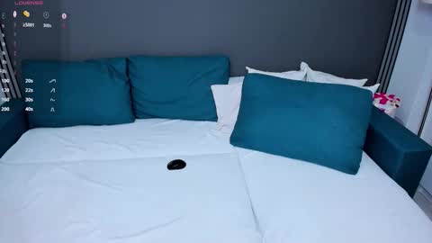 Christal online show from November 4, 8:30 pm