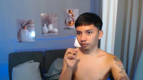 Snapshot of xcigbatecum chatting on March 21, 8:19 am Charlie online show from March 21, 8:19 am