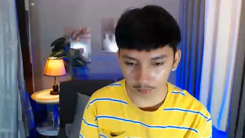 Snapshot of xcigbatecum chatting on April 14, 1:55 am Charlie online show from April 14, 1:55 am