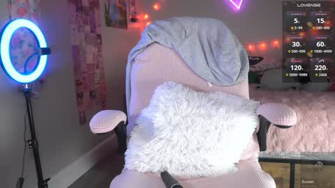 spoil me here  online show from March 4, 6:30 am