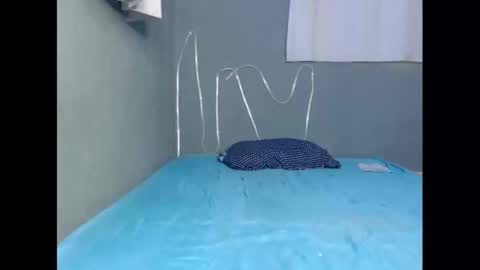 Snapshot of xcreamypussy chatting on February 1, 7:05 am xcreamypussy online show from February 1, 7:05 am