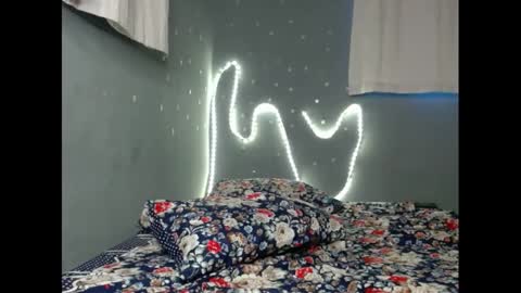 Snapshot of xcreamypussy chatting on February 23, 4:13 pm xcreamypussy online show from February 23, 4:13 pm