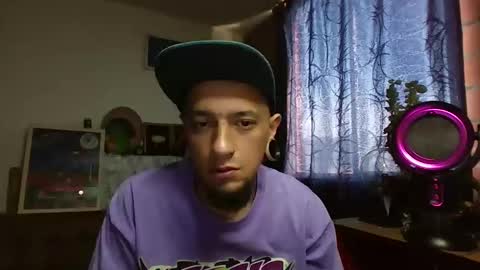 Snapshot of xdantex19 chatting on May 10, 2:44 pm xdantex19 online show from May 10, 2:44 pm