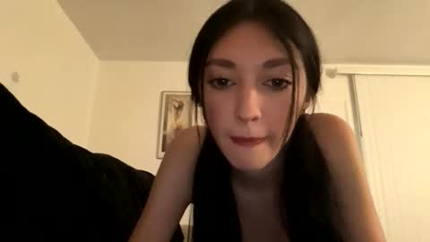 Snapshot of xenadreamx chatting on February 22, 4:35 am xenadreamx online show from February 22, 4:35 am