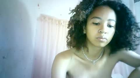 Snapshot of xenna610827 chatting on January 18, 5:10 am xenna610827 online show from January 18, 5:10 am