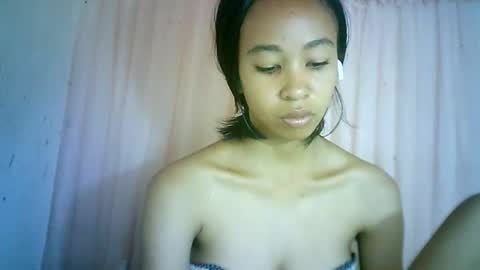 Snapshot of xenna610827 chatting on January 27, 8:18 am xenna610827 online show from January 27, 8:18 am