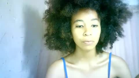 Snapshot of xenna610827 chatting on February 6, 5:19 pm xenna610827 online show from February 6, 5:19 pm