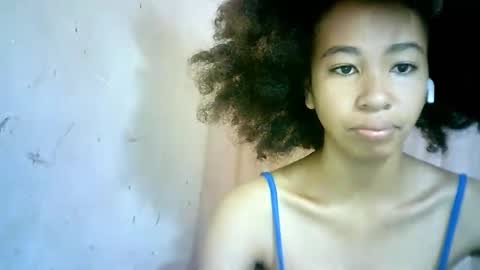 Snapshot of xenna610827 chatting on February 7, 5:41 am xenna610827 online show from February 7, 5:41 am