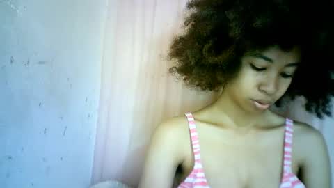 Snapshot of xenna610827 chatting on February 9, 5:29 am xenna610827 online show from February 9, 5:29 am