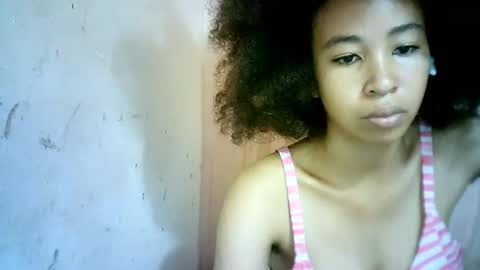 Snapshot of xenna610827 chatting on February 9, 8:33 am xenna610827 online show from February 9, 8:33 am