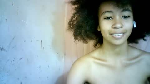 Snapshot of xenna610827 chatting on February 17, 11:23 am xenna610827 online show from February 17, 11:23 am