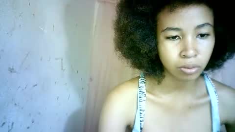 Snapshot of xenna610827 chatting on February 27, 7:15 pm xenna610827 online show from February 27, 7:15 pm