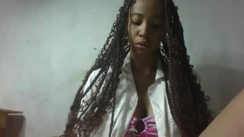 Snapshot of xenna610827 chatting on February 6, 8:18 am xenna610827 online show from February 6, 8:18 am