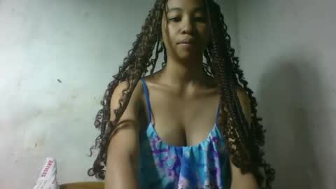 Snapshot of xenna610827 chatting on February 14, 7:38 am xenna610827 online show from February 14, 7:38 am