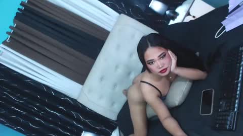 Snapshot of xhugesignificant69x chatting on December 11, 12:12 am xhugesignificant69x online show from December 11, 12:12 am