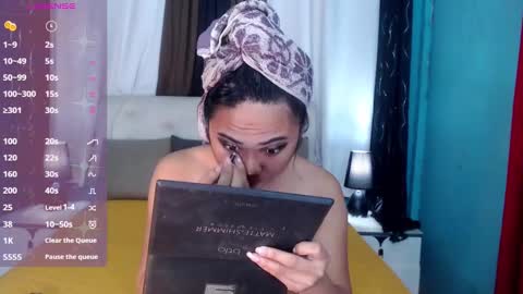 Snapshot of xhugesignificant69x chatting on January 16, 11:06 pm xhugesignificant69x online show from January 16, 11:06 pm