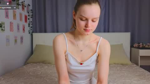 Luna and Lina online show from December 5, 4:10 am