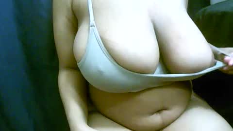 XiaoXiao  online show from April 14, 3:23 am