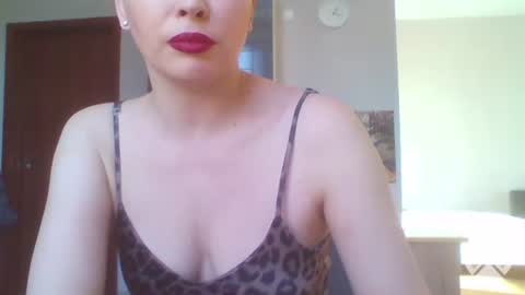 Snapshot of xilal07 chatting on January 22, 8:18 am AliceinWonderland online show from January 22, 8:18 am