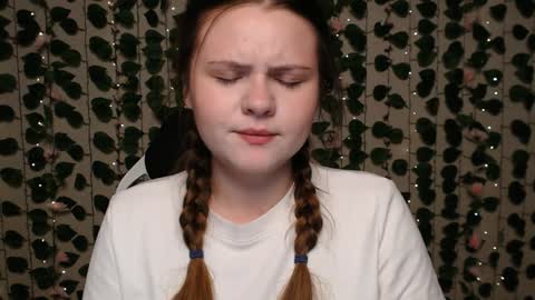 Snapshot of xilana chatting on December 7, 4:20 am Lina online show from December 7, 4:20 am