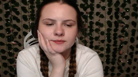Snapshot of xilana chatting on December 7, 7:27 am Lina online show from December 7, 7:27 am