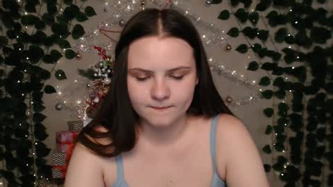 Snapshot of xilana chatting on December 15, 7:13 am Lina online show from December 15, 7:13 am