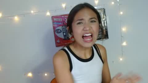 Snapshot of ximenna_bu chatting on July 15, 8:14 pm ximenna_bu online show from July 15, 8:14 pm