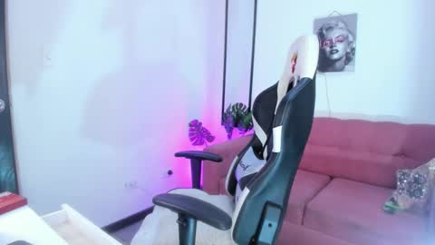 xiomara_as online show from February 16, 1:07 pm