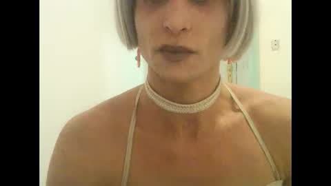 Wendy online show from December 14, 1:22 am