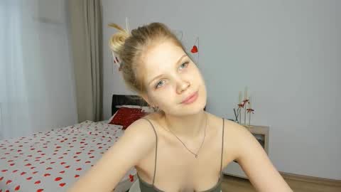 Chloe online show from February 17, 8:11 am