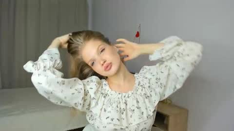 Chloe online show from March 3, 11:05 am