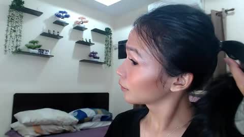 Alice online show from May 5, 6:49 pm