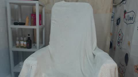 Maxie online show from April 4, 11:29 am