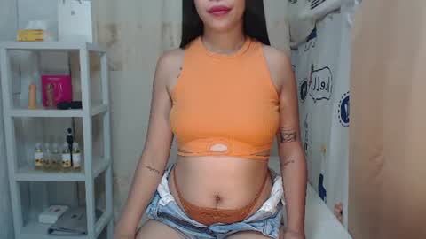 Snapshot of xmaxie_ chatting on June 20, 7:33 am Maxie online show from June 20, 7:33 am