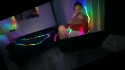 XMollyLoveX online show from April 16, 7:25 pm