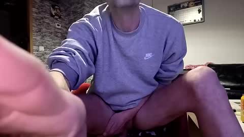 Snapshot of xo_smurf_xo chatting on January 18, 12:15 pm Just Smurf online show from January 18, 12:15 pm