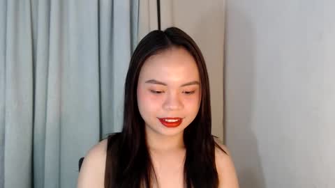 Snapshot of xo_worth_it chatting on February 12, 12:16 am nathalie online show from February 12, 12:16 am