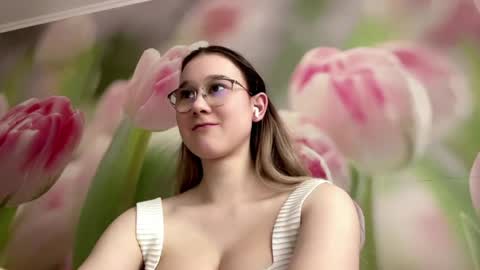 Louise online show from March 6, 12:01 pm