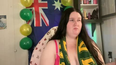 xopeachybaby online show from July 5, 1:45 am