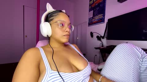 xStarGazingx online show from November 6, 5:52 am