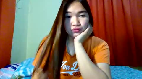 Snapshot of xsweetiemajax chatting on January 4, 3:50 am HI IM PAULINE online show from January 4, 3:50 am