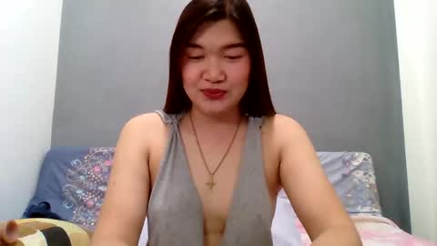 Snapshot of xsweetiemajax chatting on September 15, 10:32 pm HI IM PAULINE online show from September 15, 10:32 pm