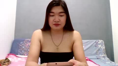 Snapshot of xsweetiemajax chatting on September 25, 12:03 am HI IM PAULINE online show from September 25, 12:03 am