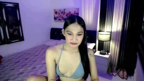 Snapshot of xtspetitehugecock chatting on January 5, 11:08 pm xtspetitehugecock online show from January 5, 11:08 pm