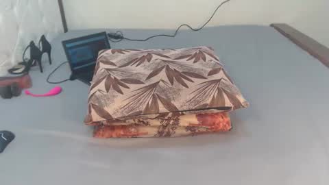 hey its Mayah online show from September 9, 7:13 pm