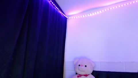 Snapshot of xx_johnson_xx chatting on August 2, 8:24 am VALE online show from August 2, 8:24 am