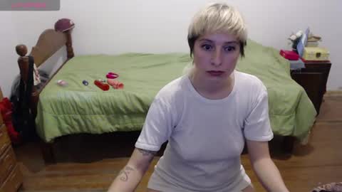 Snapshot of xx_ladyvenus_xx chatting on June 27, 3:33 am Hidra online show from June 27, 3:33 am