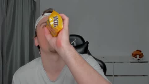 raul online show from March 6, 11:56 pm